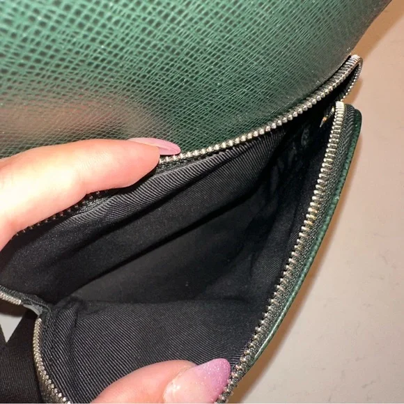 Louis Vuitton Avenue SlingBag Tiaga Leather Green - Picture 15 of 16